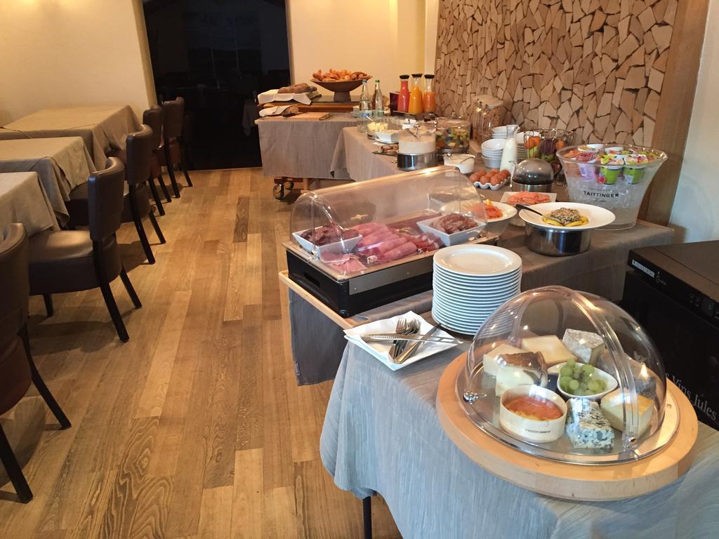 Hotel Restaurant Au Sauvage Fribourg Extérieur photo